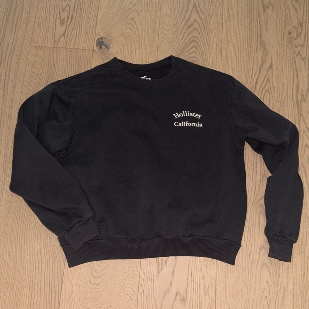 Hollister Easy Logo crewneck sweatshirt size S